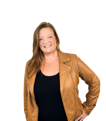 Portrait of Ellie Fulks, Residential Agent.